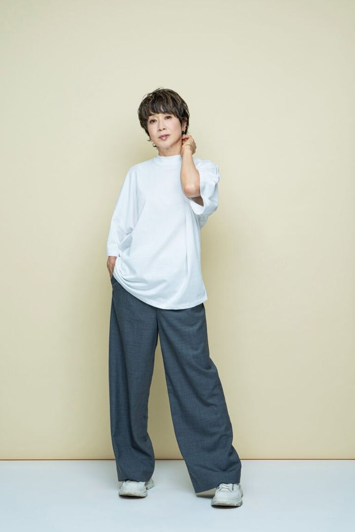 オーバーサイズショートスリーブモックネックTシャツ