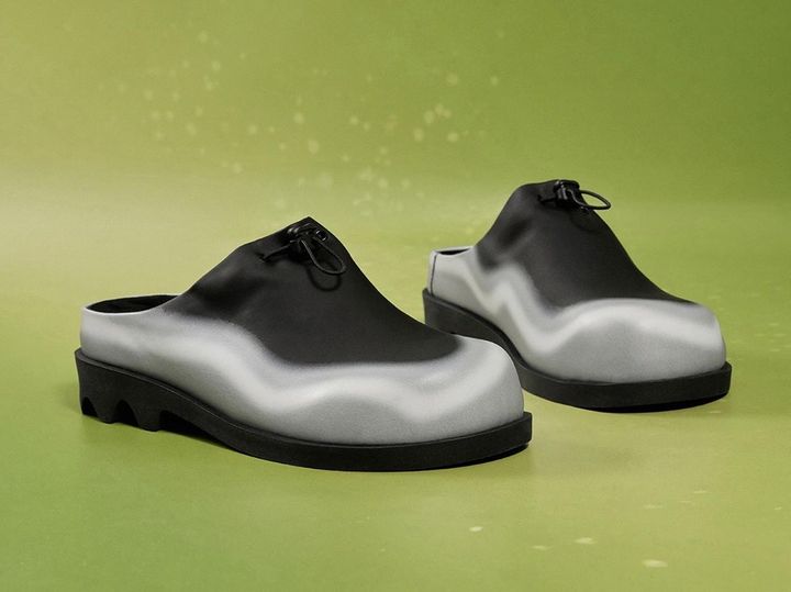 画像: 「スグラディエント ウエーブスリッポンミュール」￥15,900 出典：チャールズ＆キース