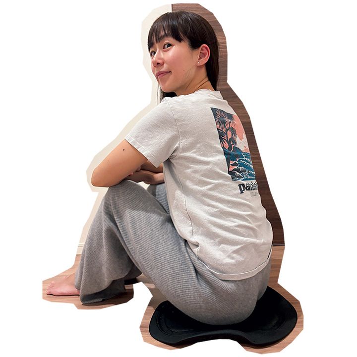 MYTREXのアクアリフトに座っているVERYライター