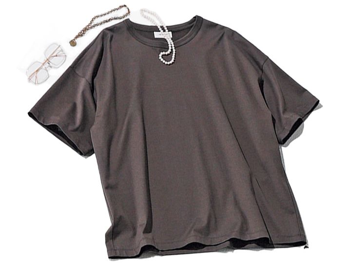 ザ・リラクスのオーバーサイズシルエットのTシャツ