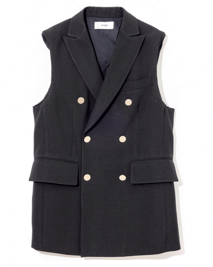 肩パッド入りのダブルジレ8万5800円（ハイク／ボウルズ）HYKE