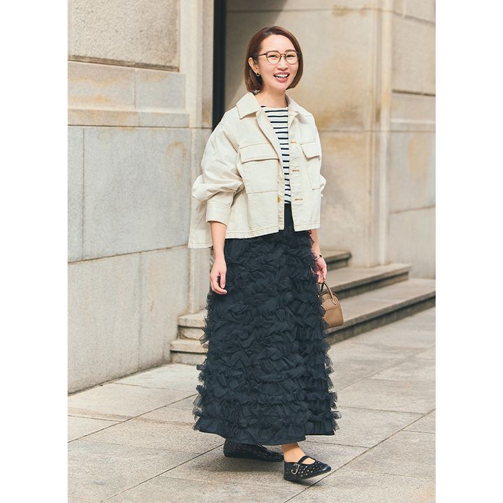 ドレッシーなフリルスカートをカジュアルMIXして普段仕様に
