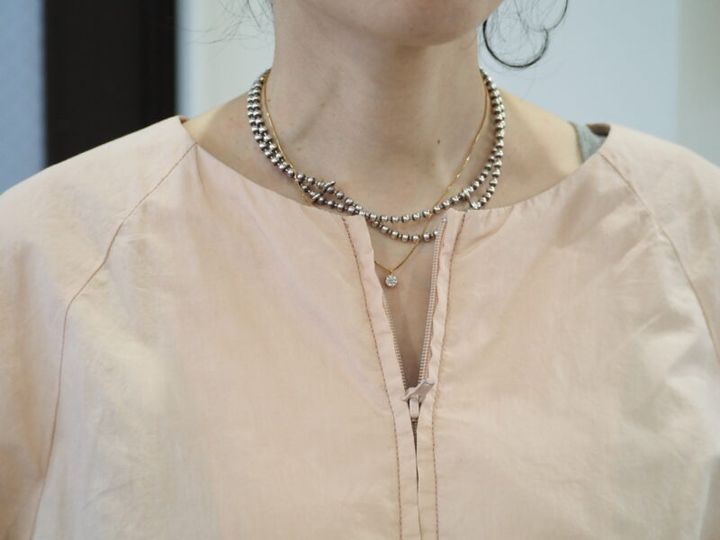 シルバーのボールチェーンネックレス
