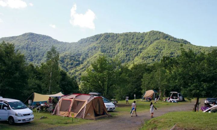 猛暑対策に革命！多機能扇風機でアウトドアの不快感を解消！