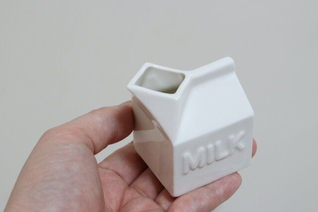 ミルクピッチャー牛乳パック型 サイズ感
