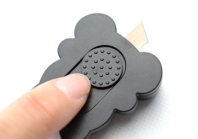 ダイソーのおすわりミニカッターのねこの刃