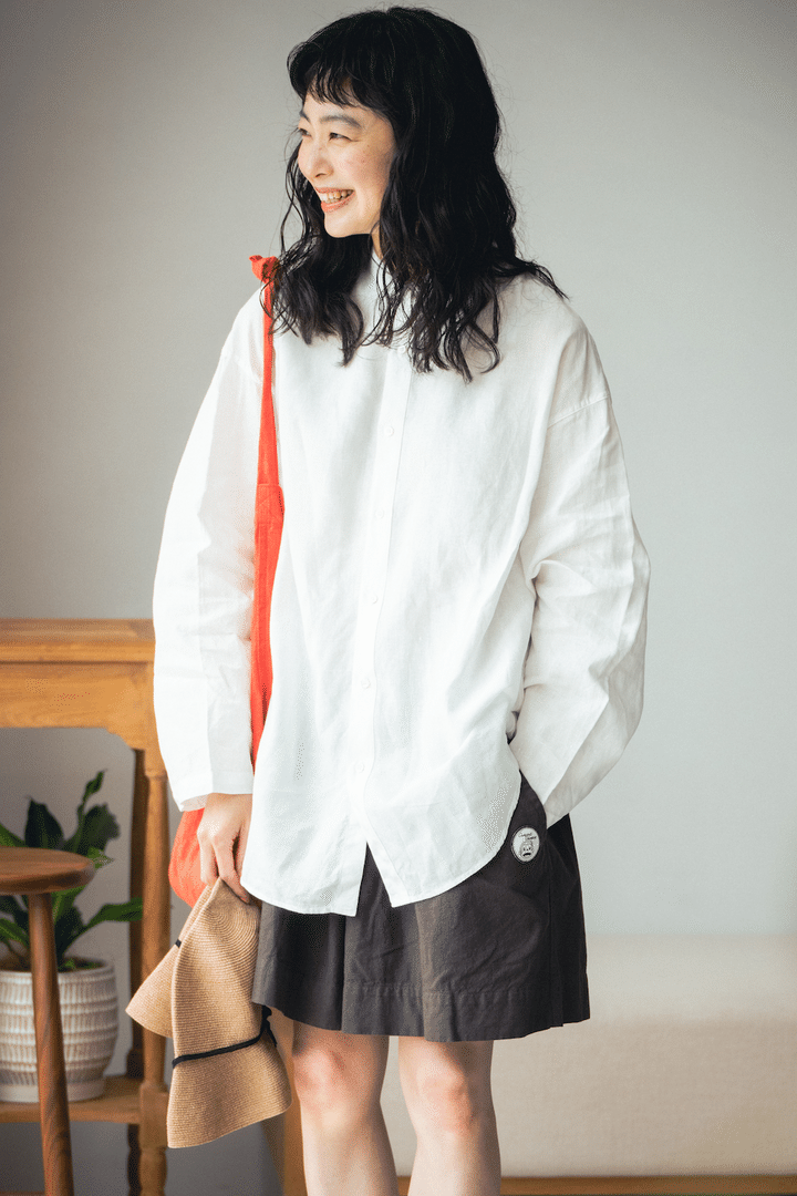 大人のショートパンツコーデ。夫とシェアするシャツを羽織ってキチンと【FUDGE FRIEND おしゃれさんの毎日コーディネート vol.552｜田中真里奈】