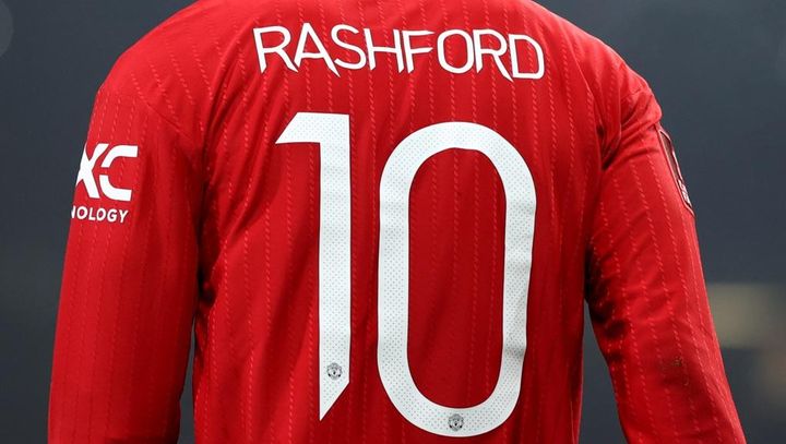 構想外になった生え抜きスター、名門チームの背番号10剥奪か…123億円の新加入選手に割譲と現地