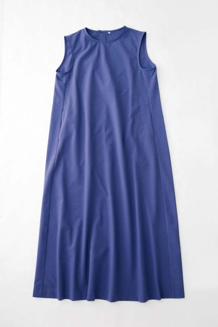 風を通す ストレッチサッカースリーブレスワンピース¥5,990／無印良品（無印良品 銀座）