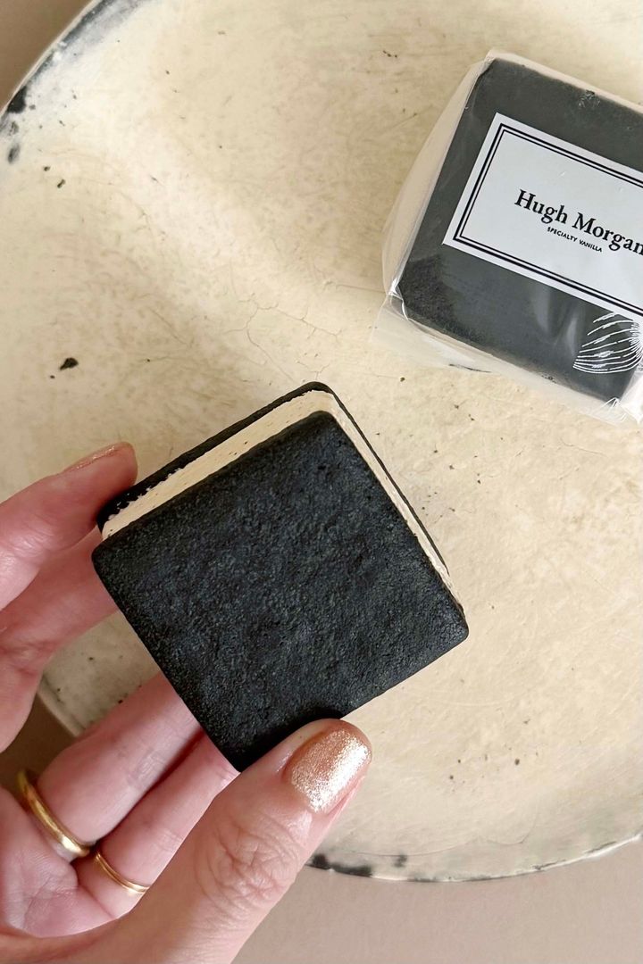 おすすめのお取り寄せスイーツ2025◎ ひと口で夢中になるHugh Morganの冷んやりバニラスイーツ【ささやかですてきなもの 大谷有紀 vol.244】