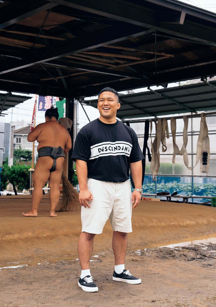 伊勢ヶ濱部屋 部屋付き親方・間垣喜翔、〈DESCENDANTのTシャツ