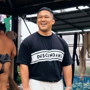 伊勢ヶ濱部屋 部屋付き親方・間垣喜翔、〈DESCENDANTのTシャツ