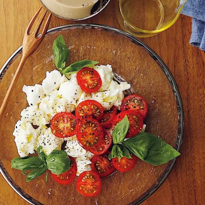 旬のトマトをたっぷり使ったトマトのカプレーゼ