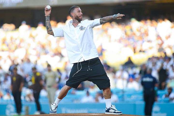 なぜセルヒオ・ラモスはパンツの紐を垂らすのか？「大谷翔平出場試合」の始球式に見る『かっこよすぎファッション』