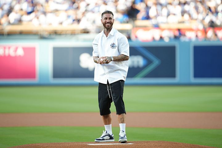 なぜセルヒオ・ラモスはパンツの紐を垂らすのか？「大谷翔平出場試合」の始球式に見る『かっこよすぎファッション』