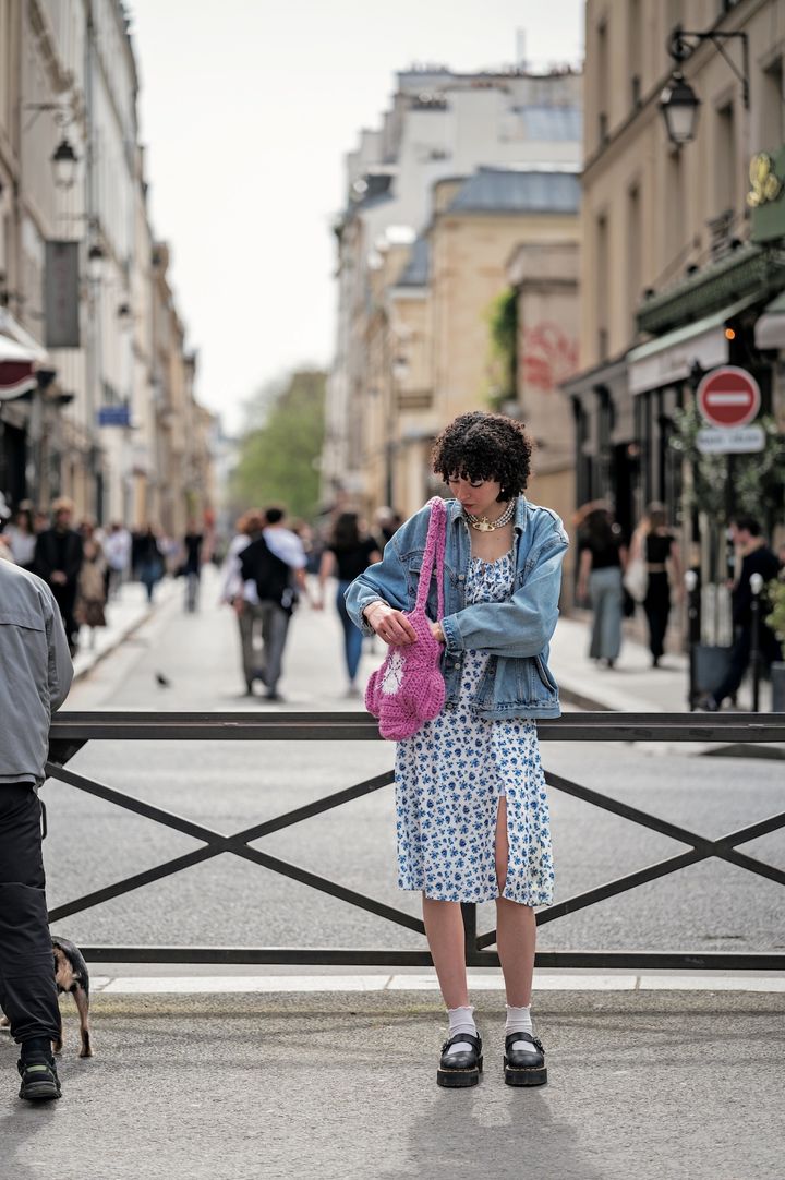 ワンランク上のコーディネートは、アクセントカラーが決め手！【パリジェンヌの一週間コーデ】