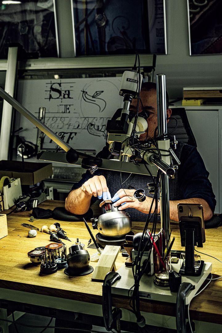 彫金師・加納圭介