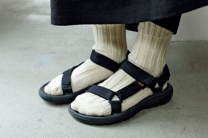 冷房の効いた店内で一日過ごすときは、足元にプラスワン。
