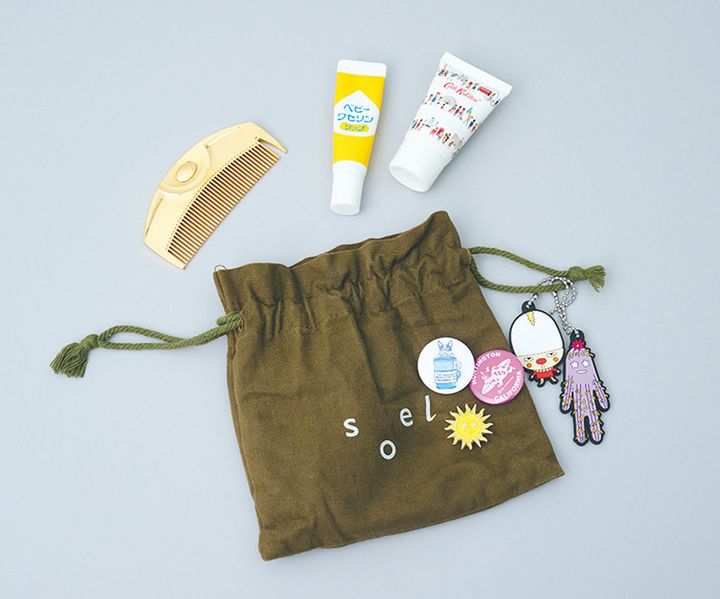 菊池日菜子さんのポーチの中身