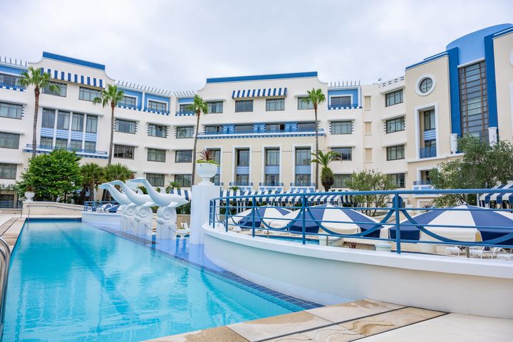 ディズニーアンバサダーホテルにある屋外プール「パームガーデン・プール」4