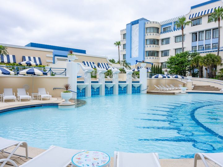 ディズニーアンバサダーホテルにある屋外プール「パームガーデン・プール」5