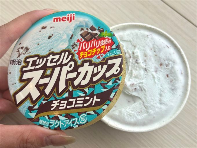 エッセル スーパーカップ チョコミント