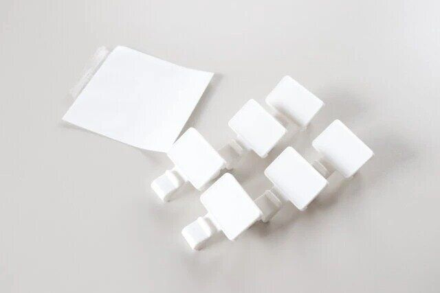 ダイソーのコンセントキャップ（ケーブルタグ付、6個）1