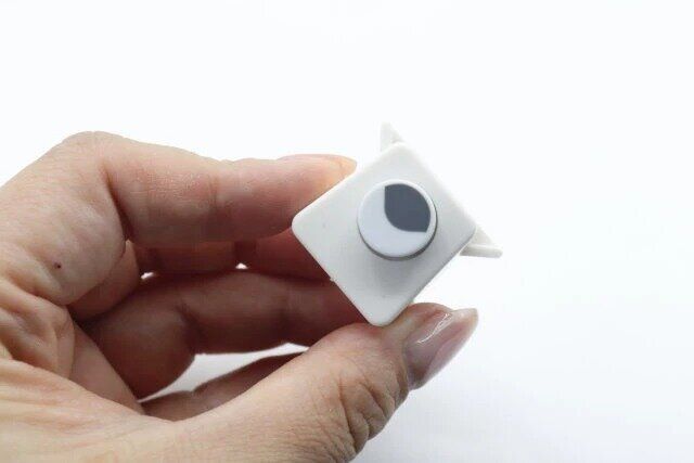 ダイソーのコーナーパンチ1