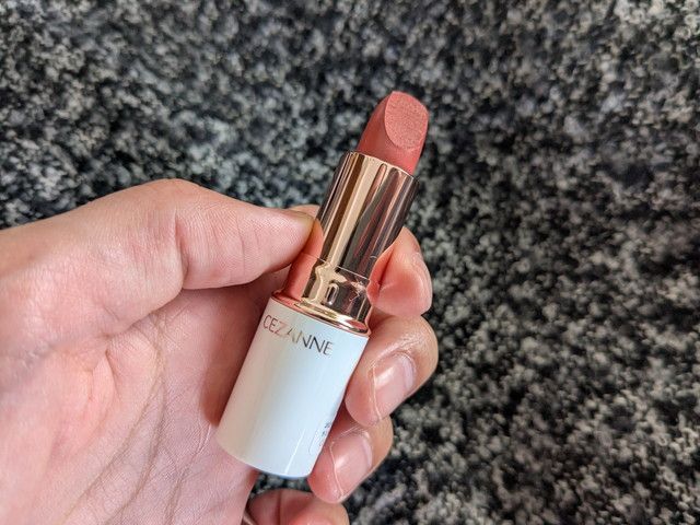 ラスティングステイリップカラー