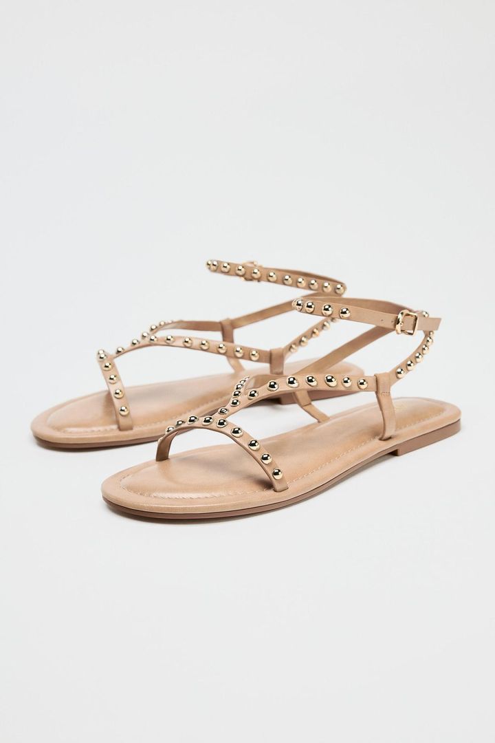スペイン発送 ZARA クロスビーズストラップサンダル 今季新作！ ビーズストラップサンダル - ベージュ | ZARA Japan / 日本