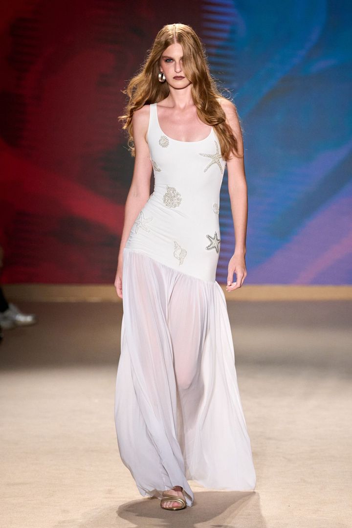 レスリー エイモン 2026年春夏コレクションより。