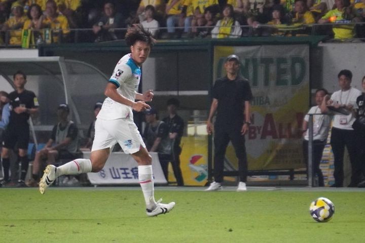 DF井上太聖の順天堂大同期対決2連戦！J2サガン鳥栖の大卒ルーキーが「誰よりも活躍したい」と九州ダービーの勝利を誓う