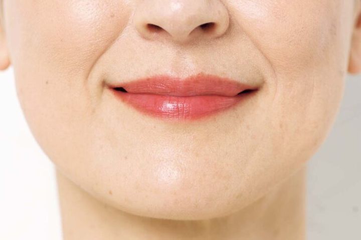 ツヤリップブラシ塗り