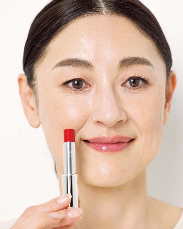 肌色が明るく見える