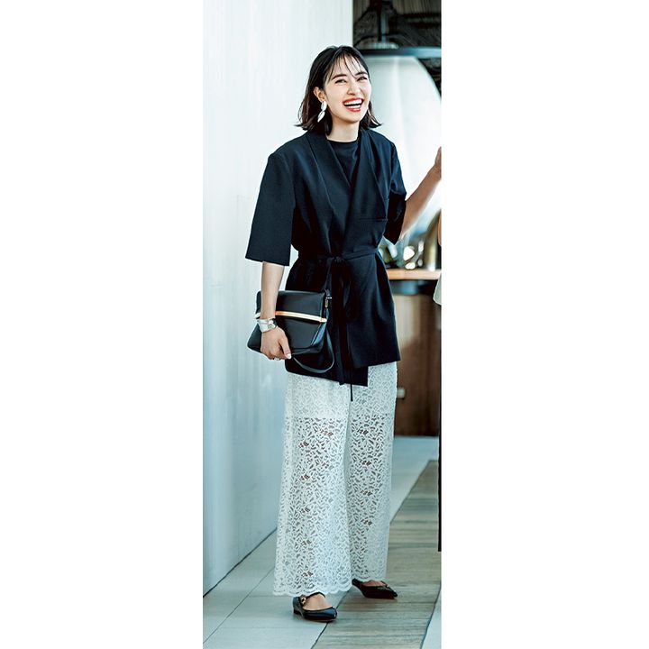 レースパンツの甘すぎないきちんとコーデ