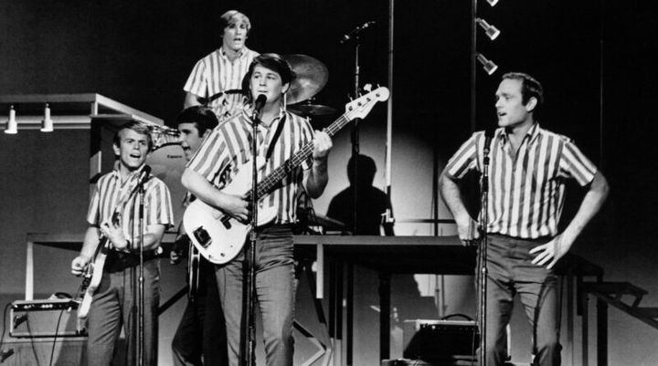 夏の楽曲のスタンダード「サーフィン・U.S.A.」などをヒットさせたビーチ・ボーイズ。『ブライアン・ウィルソン／約束の旅路』© 2021 Texas Pet Sounds Productions, LLC
