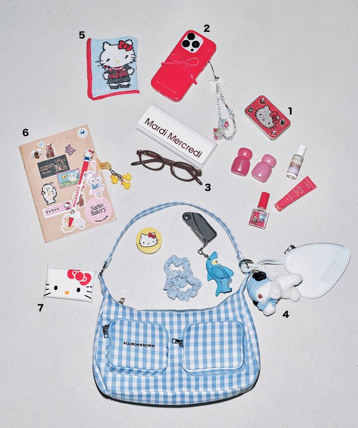 紗栄子のバッグの中身