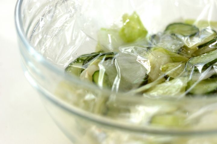 夏の薬味たっぷりの浅漬けの作り方1