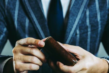 他人事と思ってない⁉ 男性恋愛詐欺師の特徴5つと手口も解説