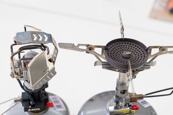 「考えた人天才すぎる」“収納問題”が解決！バケットがテーブルに!? カスタムギアが便利すぎた