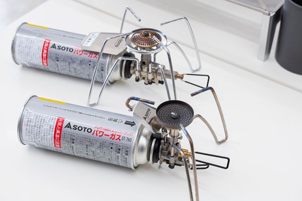 「考えた人天才すぎる」“収納問題”が解決！バケットがテーブルに!? カスタムギアが便利すぎた