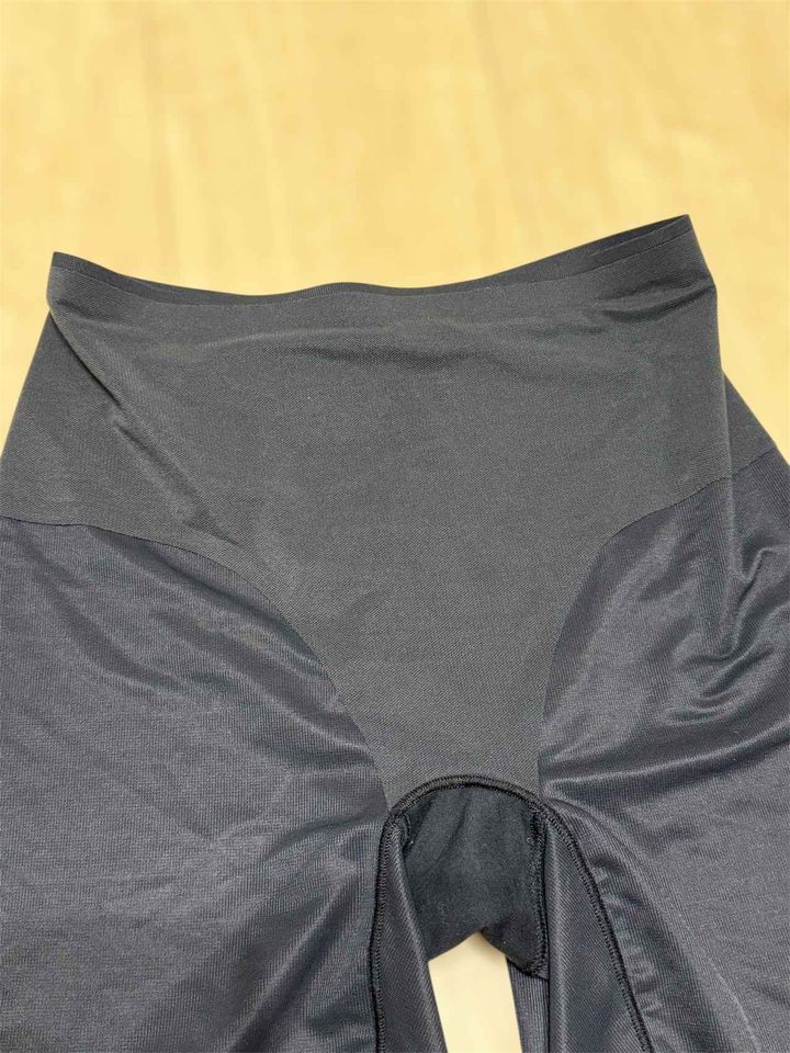 画像: 肌側フロント