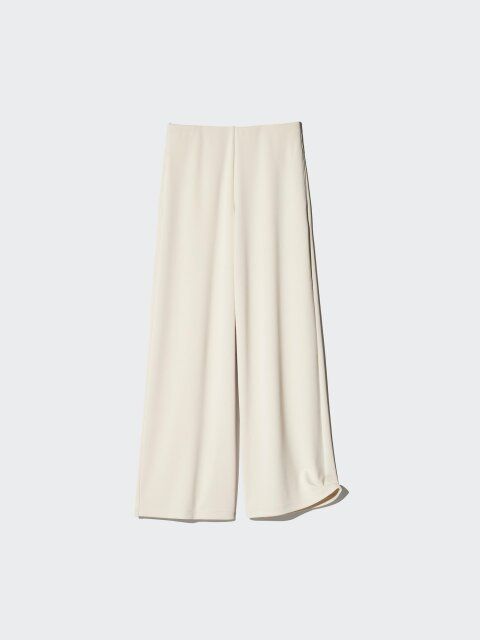 ユニクロのクレープジャージーストレートパンツ