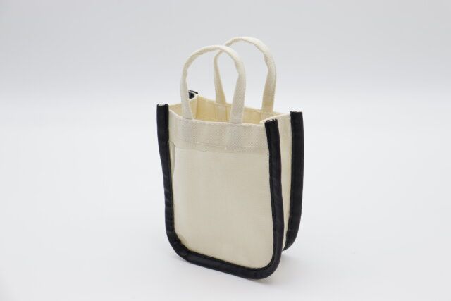 ダイソーの推し活バッグみたいなチャーム