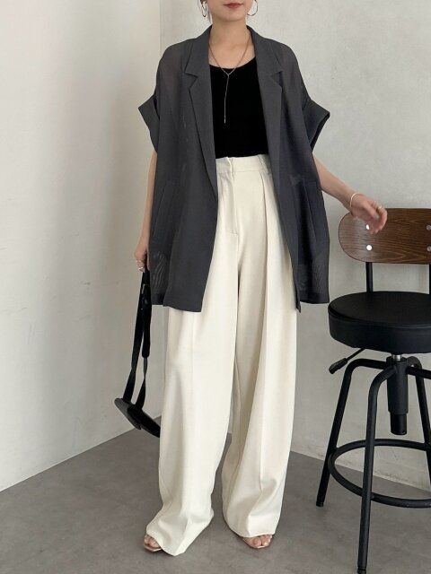 白パンツコーデ4