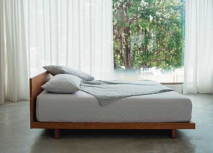 ひんやりした肌触りで寝心地快適。「SLEEPY TOFU シャーベットシーツ」