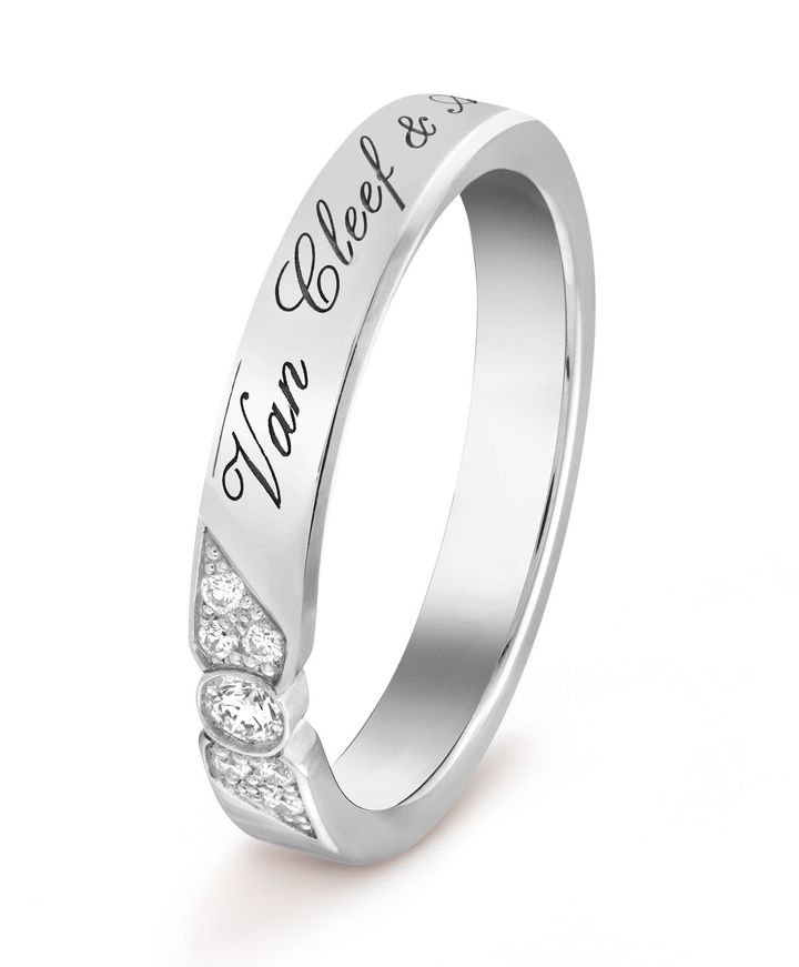 「トゥージュール シニアチュール エトワール マリッジリング」（PT×ダイヤモンド）￥451,000