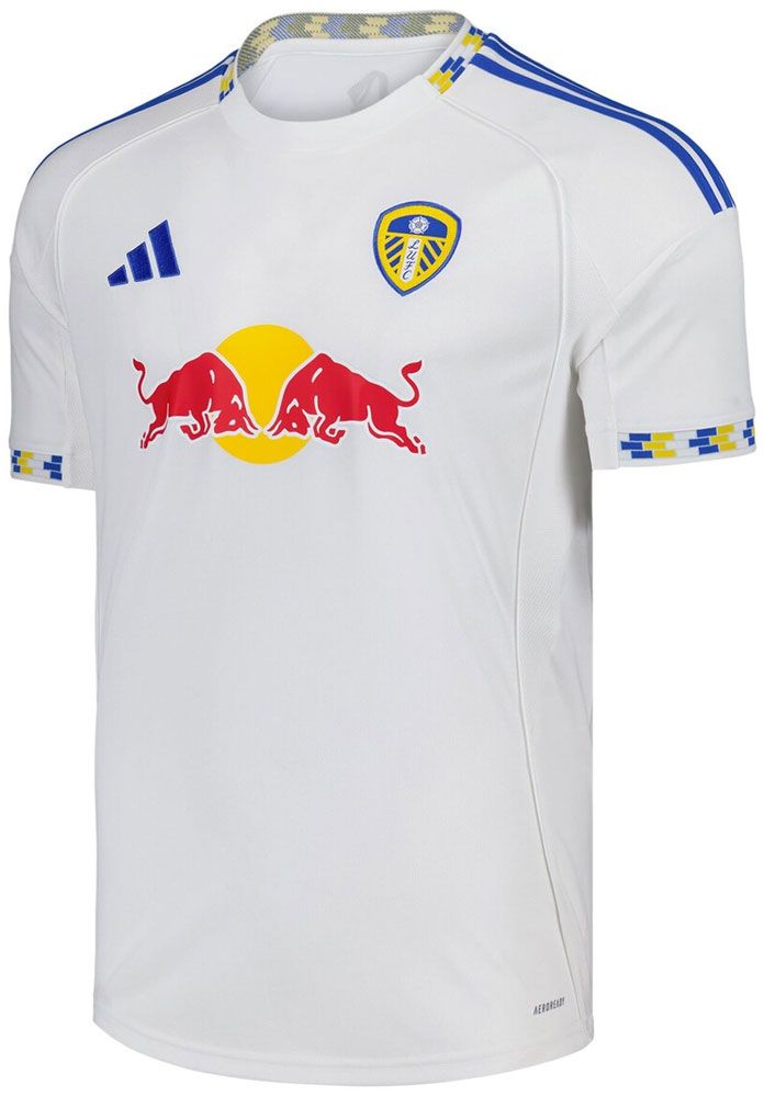 日本代表が所属のイングランド古豪、新ユニフォームは「Jリーグクラブ」と同じ胸スポンサーに