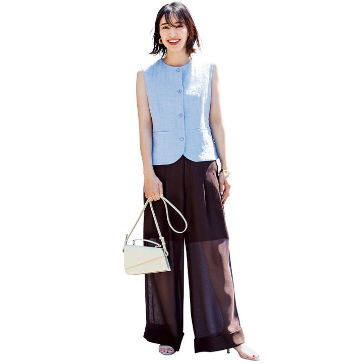 ブラウンのメッシュパンツコーデ