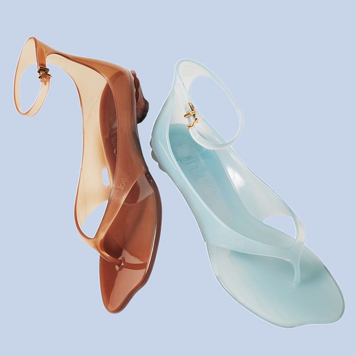 クロエのブラウンとブルーのジェリーサンダル